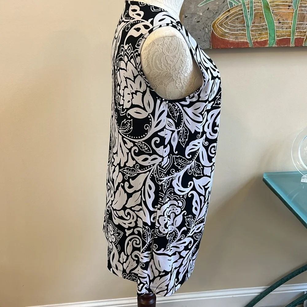 White House Black market tunic - Picture 3 of 6
